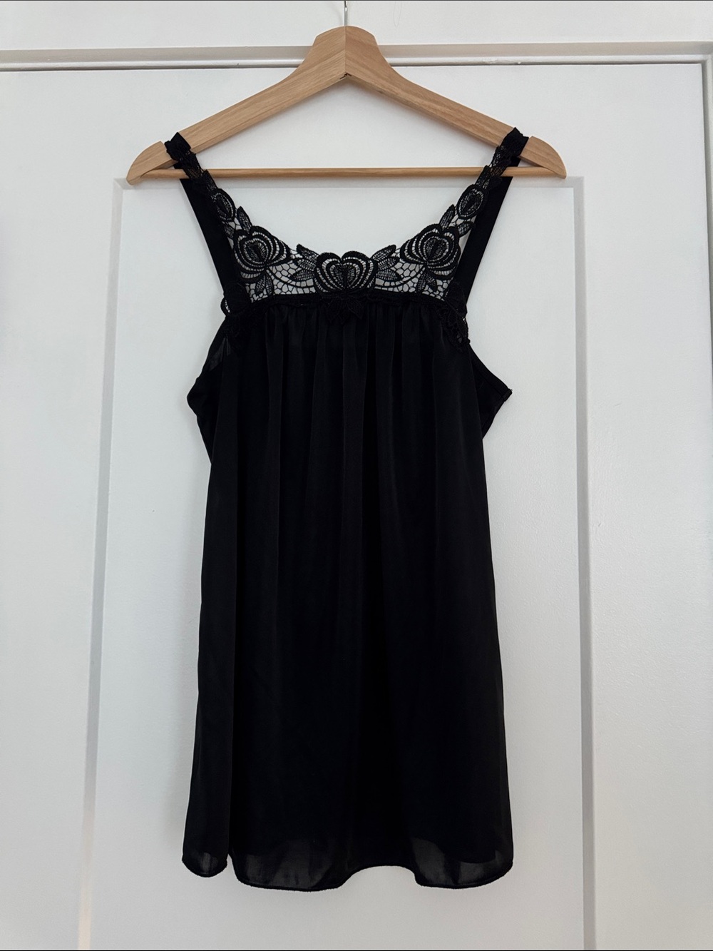 Vintage Y2K Black Lace-Trim Chemise Top 🐇